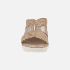 Zuecos de piel en combinado cuero y metal con efecto trenzado