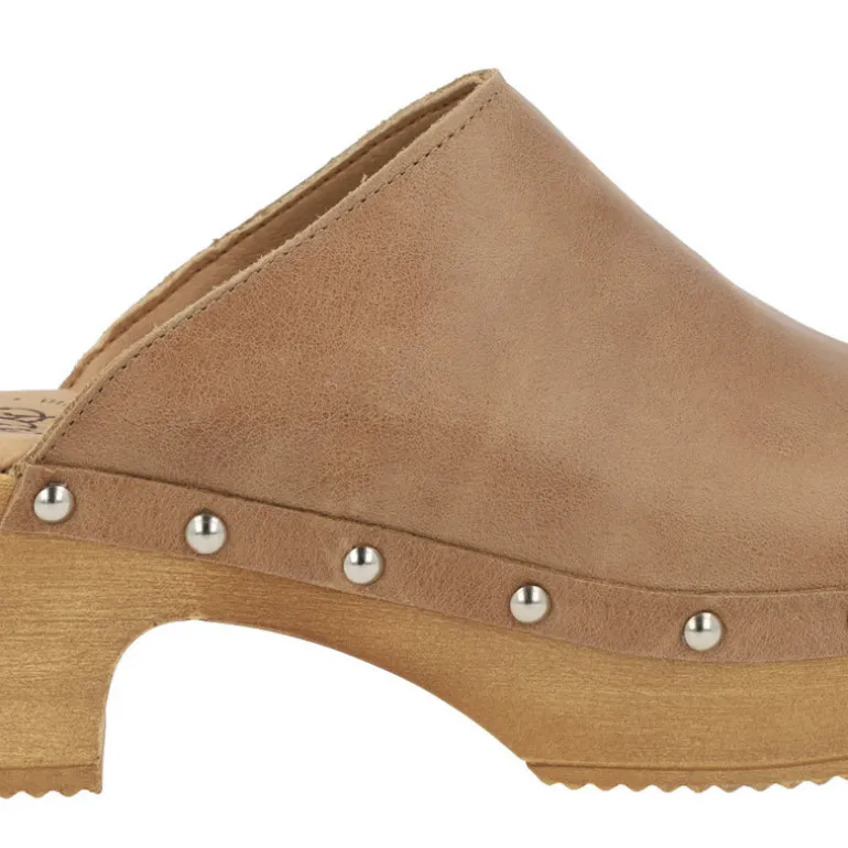 Zuecos de piel para mujer con tachas Help the trees